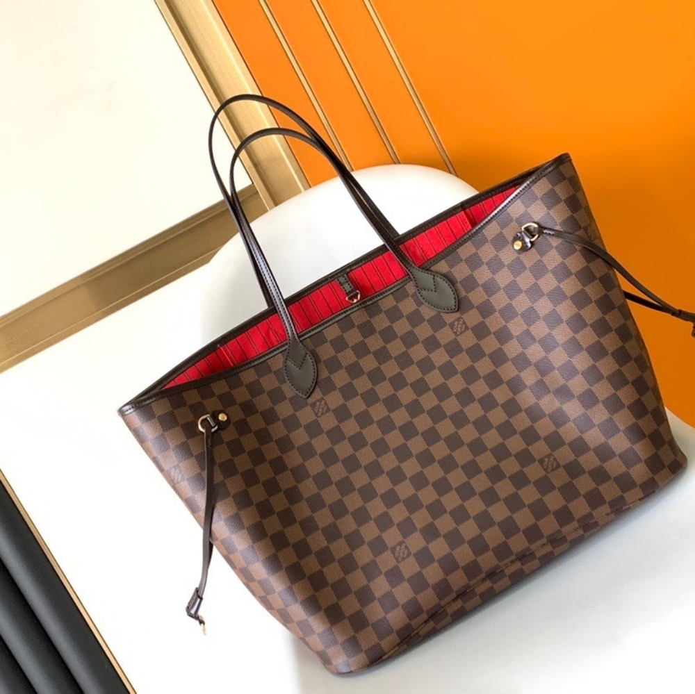 ✨🎊Authentic 💎Louis Vuitton bag